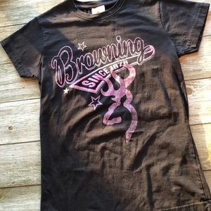 Women’s browning T-shirt
